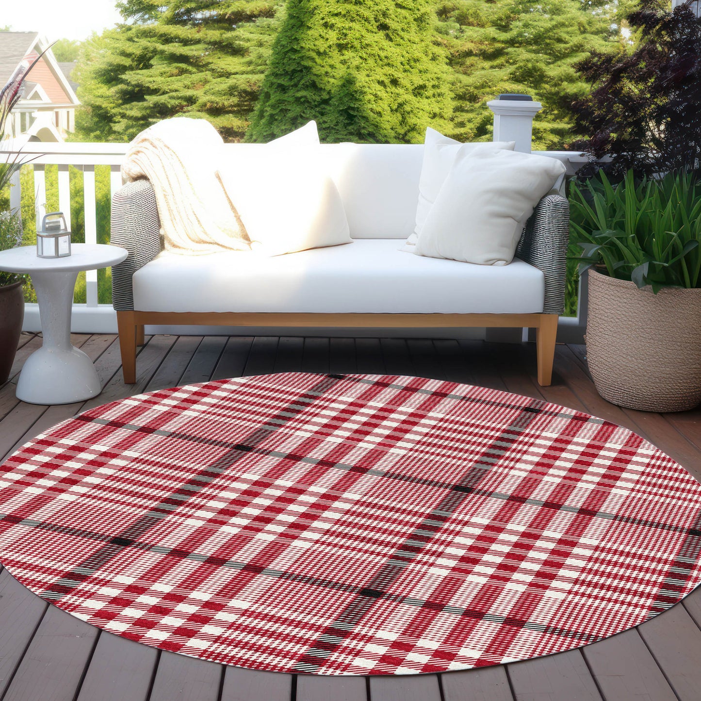 8' Red Black And Ivory Round Plaid Washable Indoor Outdoor Area Rug-5