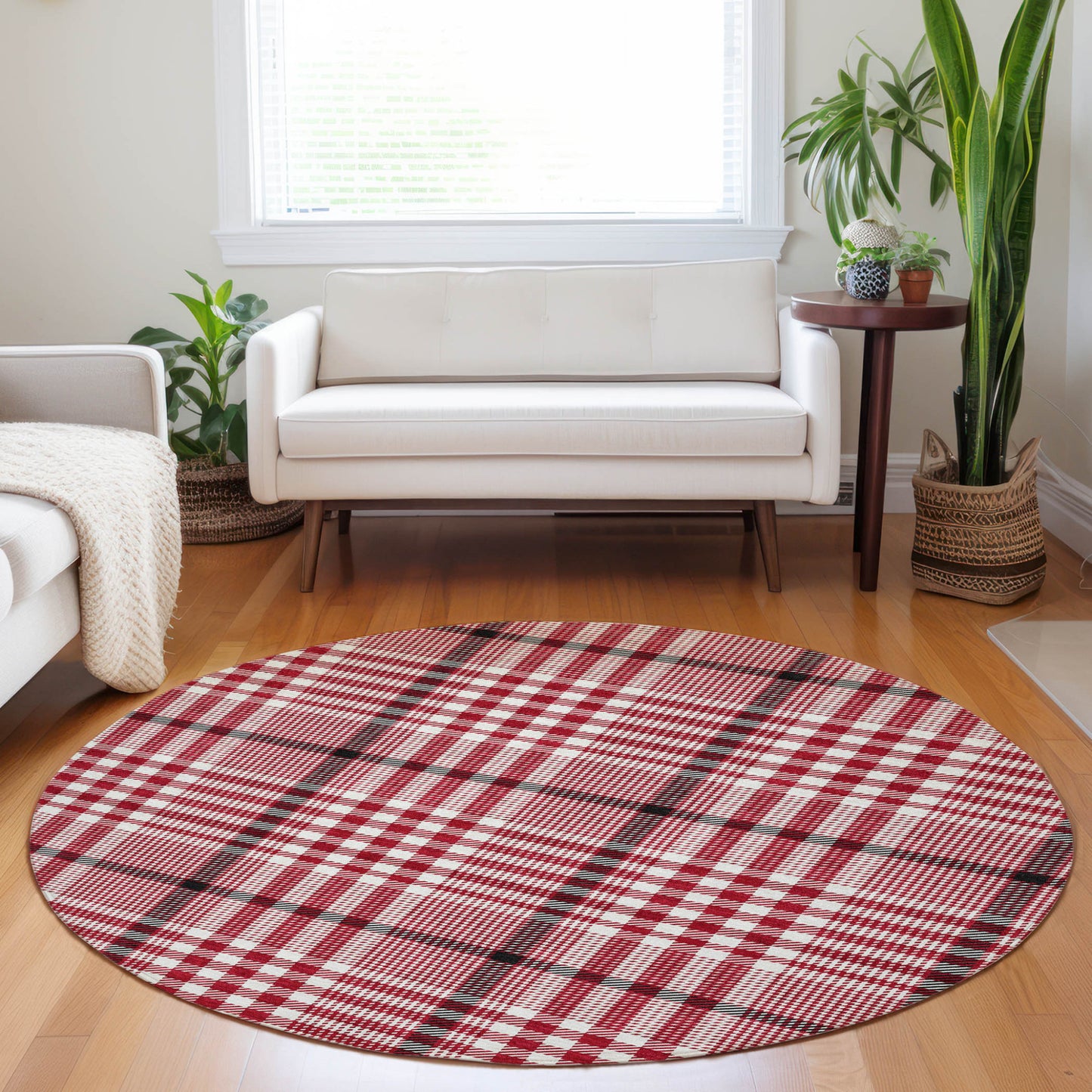 8' Red Black And Ivory Round Plaid Washable Indoor Outdoor Area Rug-6